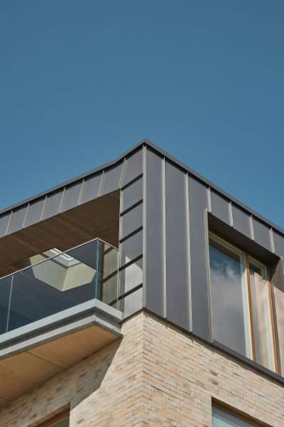 Cold rosé with lake view under steel profiles, Krøyer Kielbergvej / Regnbuevænget 1, 8660 Skanderborg